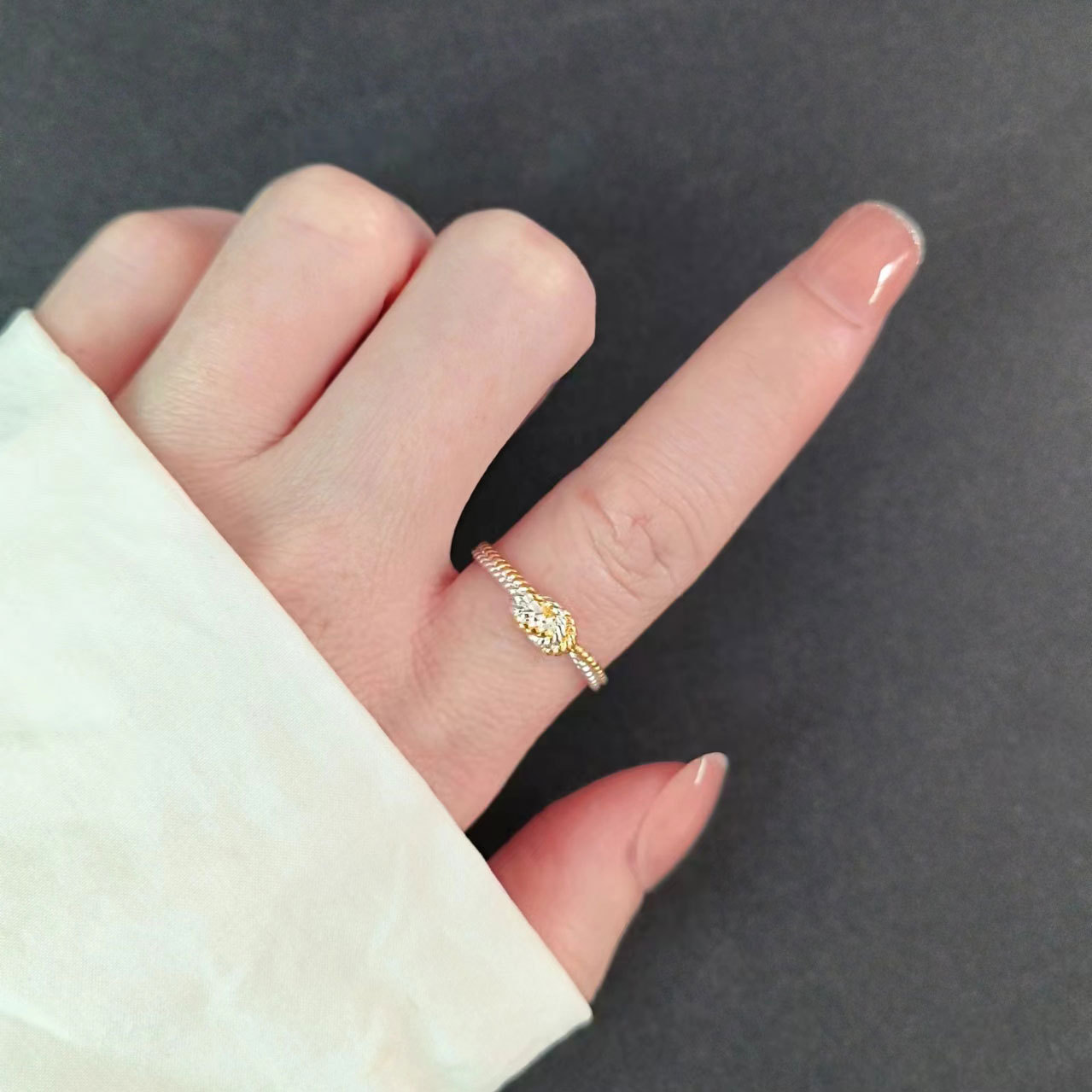 VELE #AJ886 RING - VELE Official | Affordable Luxury Jewelry with Elegant Design