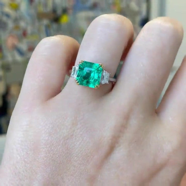 预发布站点、5.6ct Three-stone Emerald Cut Engagement Ring、testother-12345