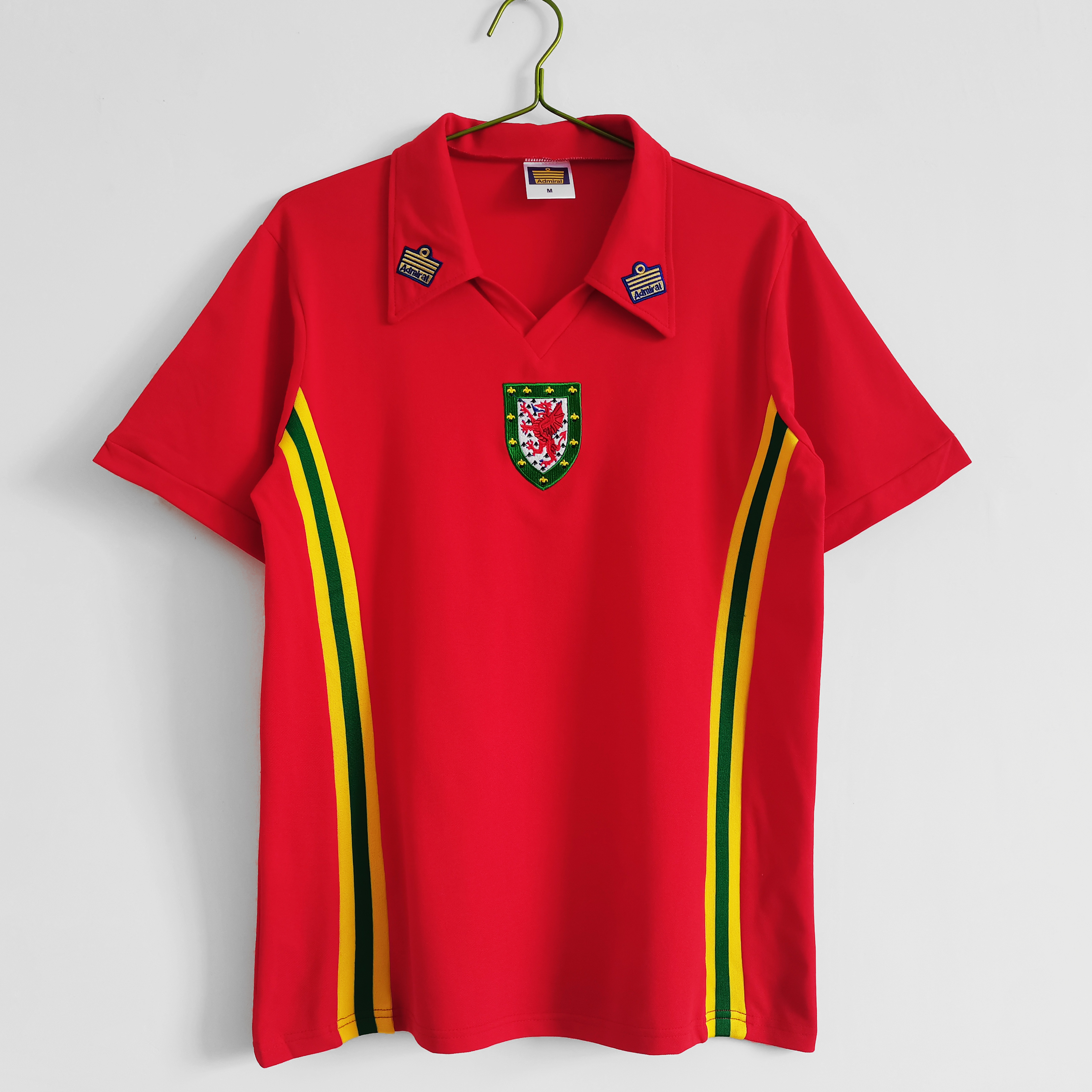 Retro Wales 1976 Home Stadium Jersey111