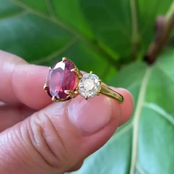 预发布站点、5.03ct Three-Stone Cushion Cut Ruby Engagement Ring in Gold、testother-12345