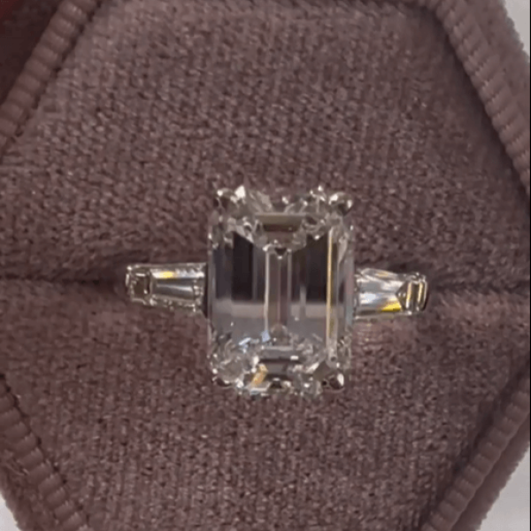 预发布站点、5ct Emerald Cut White Sapphire Engagement Ring、testother-12345