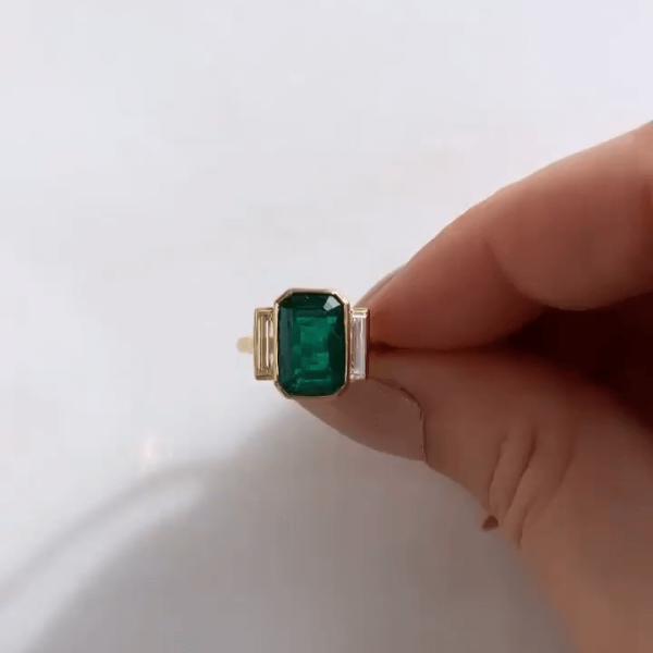 预发布站点、5ct Emerald Cut Green Sapphire Engagement Ring in Gold、testother-12345