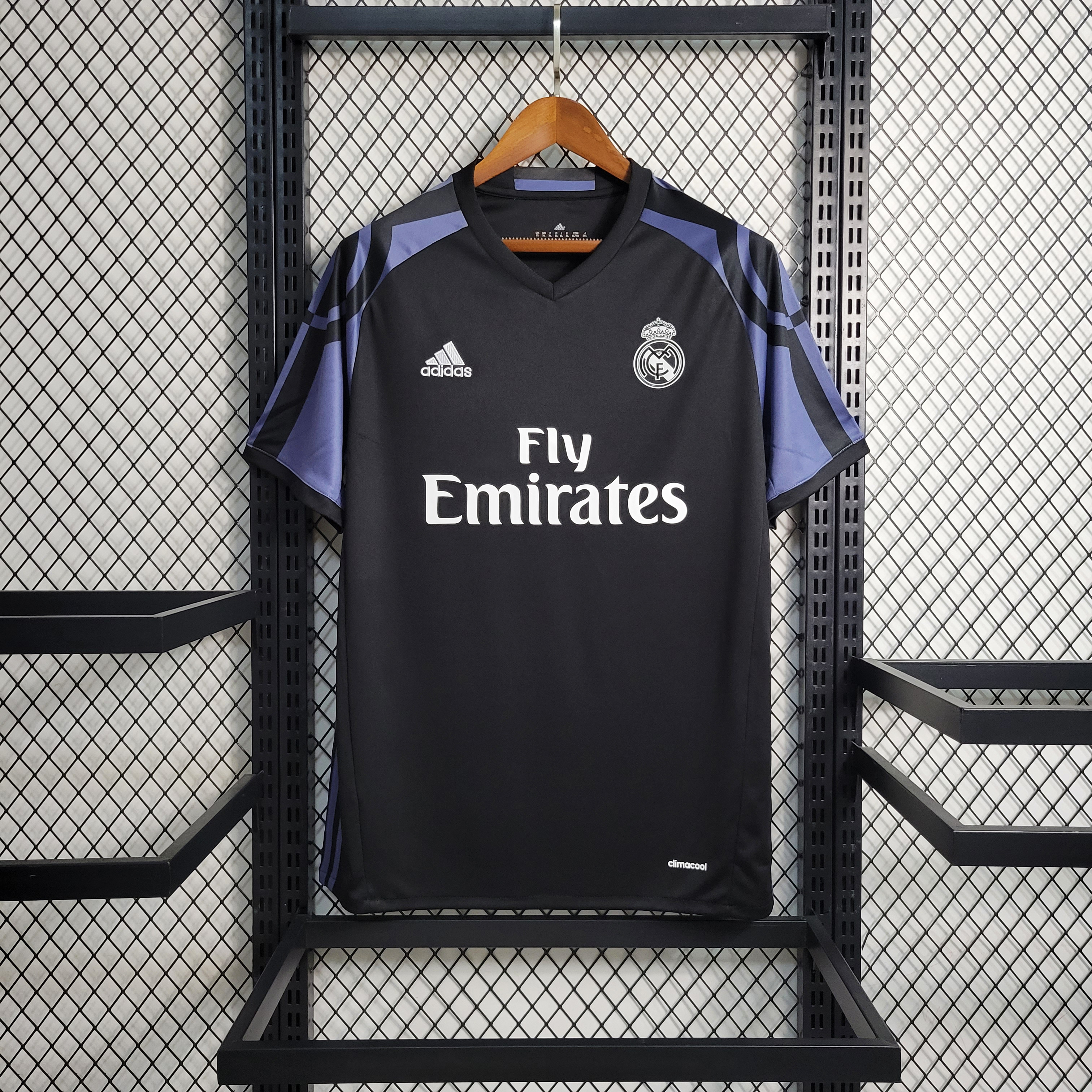 Retro Real Madrid 16-17 Third Jersey111