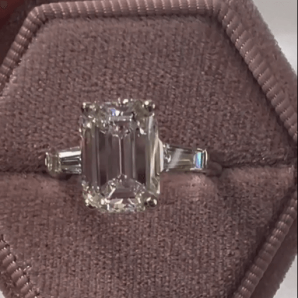 预发布站点、5ct Emerald Cut White Sapphire Engagement Ring、testother-12345