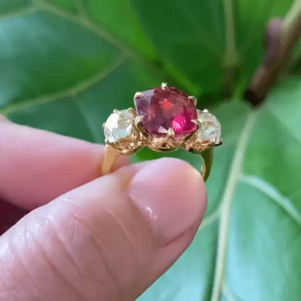 预发布站点、5.03ct Three-Stone Cushion Cut Ruby Engagement Ring in Gold、testother-12345