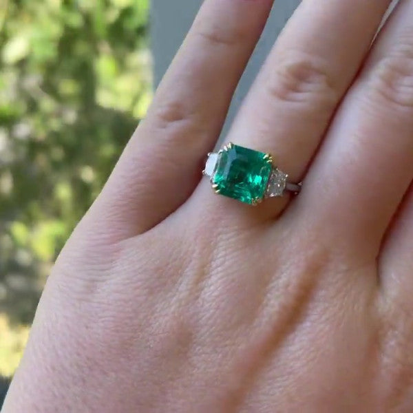 预发布站点、5.6ct Three-stone Emerald Cut Engagement Ring、testother-12345