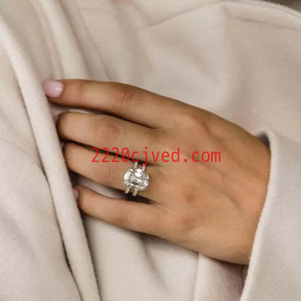 预发布站点、5 Cushion Cut White Sapphire Double Shank Ring in Gold、testother-12345