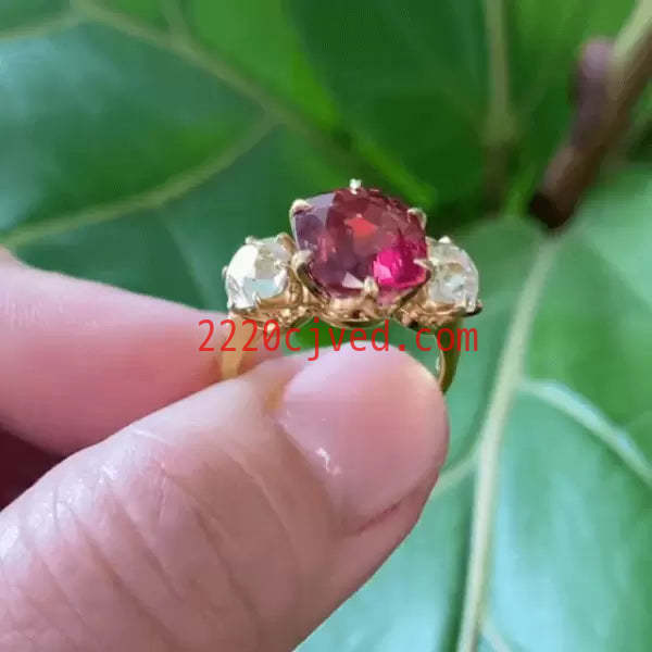 预发布站点、5.03ct Three-Stone Cushion Cut Ruby Engagement Ring in Gold、testother-12345