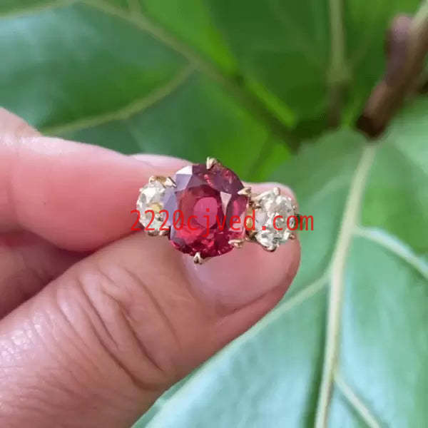 预发布站点、5.03ct Three-Stone Cushion Cut Ruby Engagement Ring in Gold、testother-12345