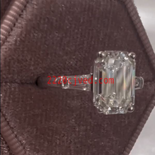 预发布站点、5ct Emerald Cut White Sapphire Engagement Ring、testother-12345