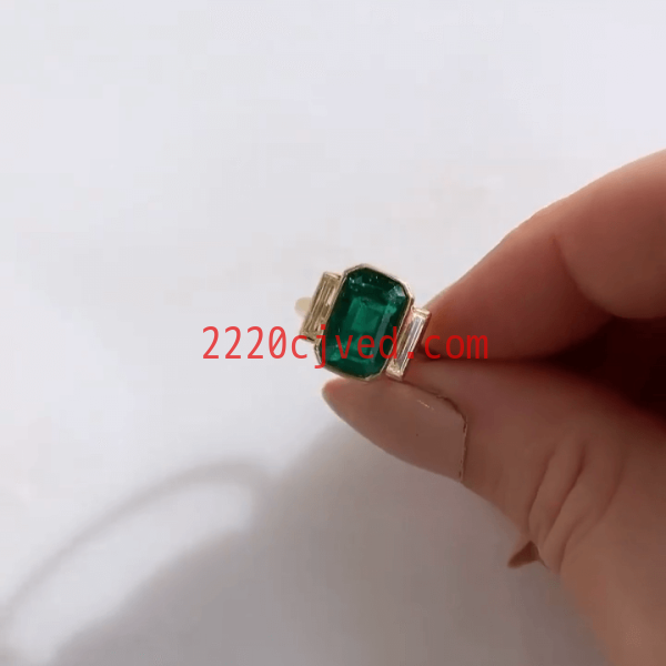 预发布站点、5ct Emerald Cut Green Sapphire Engagement Ring in Gold、testother-12345