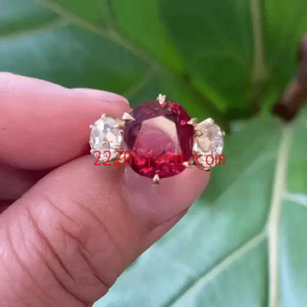 预发布站点、5.03ct Three-Stone Cushion Cut Ruby Engagement Ring in Gold、testother-12345